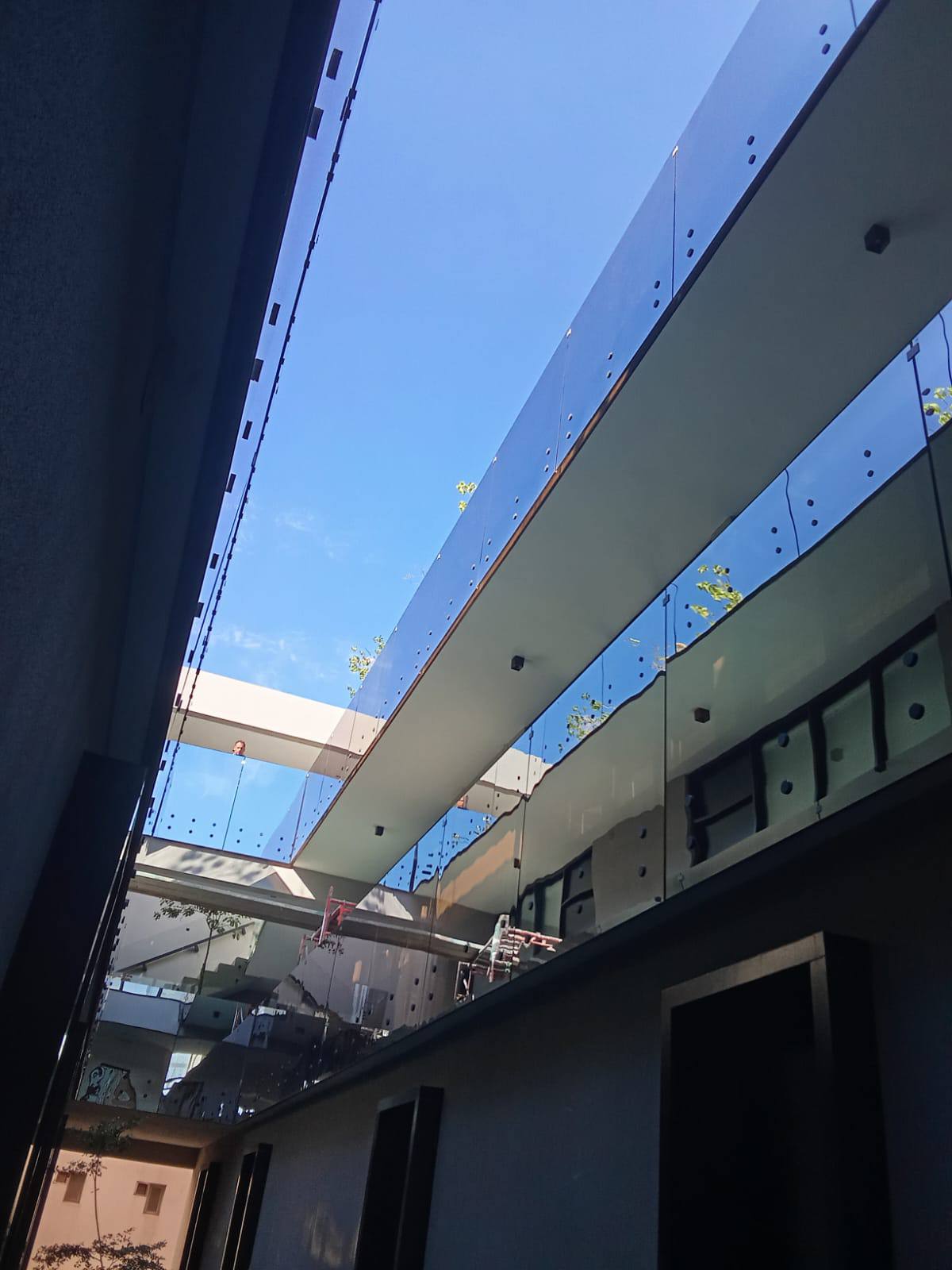 واجهات زجاجية استركشر