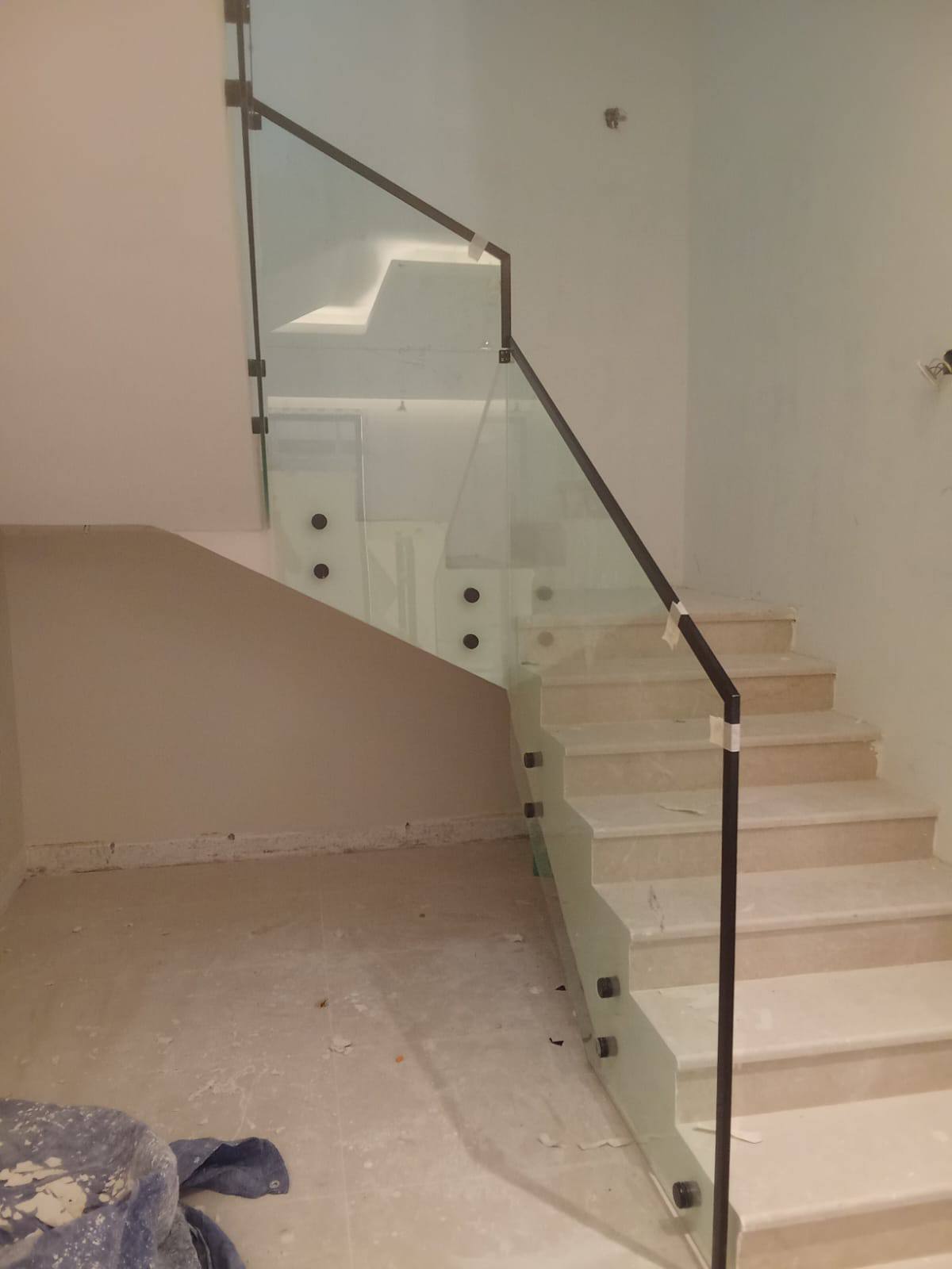 تفصيل مرايا مضيئة